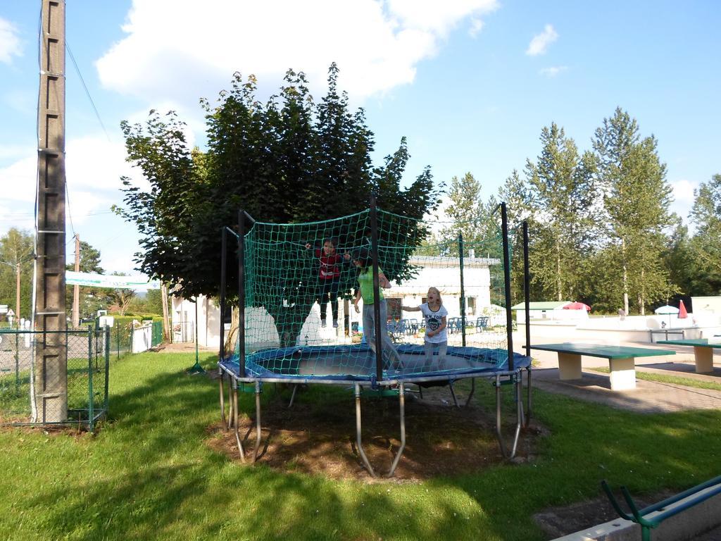 Camping Les Pinasses La Chapelle  Exterior foto